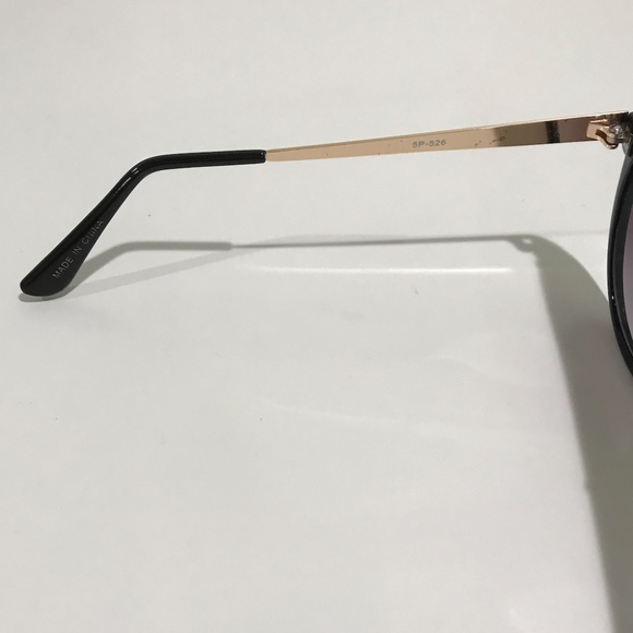 Oversized Aviator Black-Gold Sunglasses